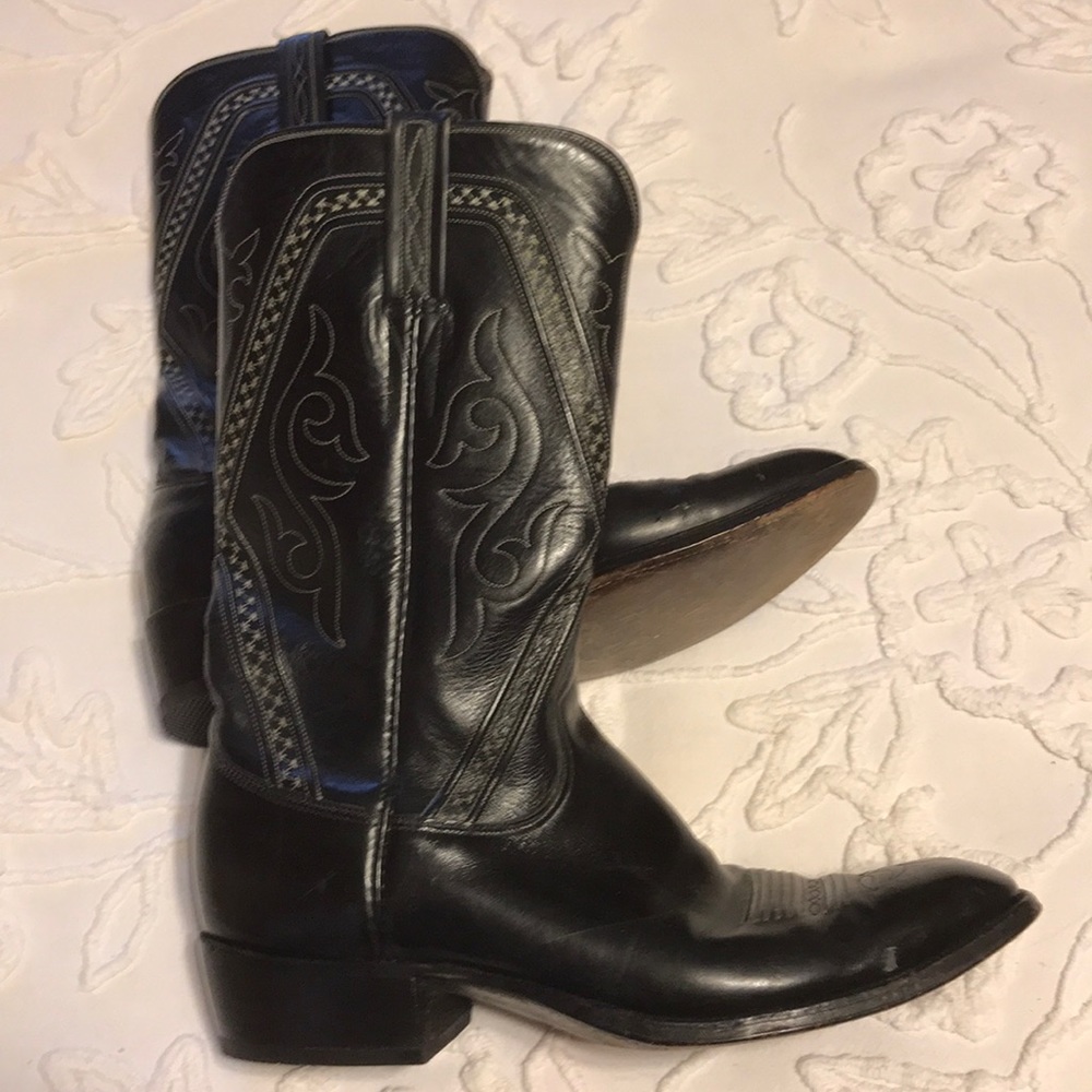 Men’s sz 9D black Lucchese walkers